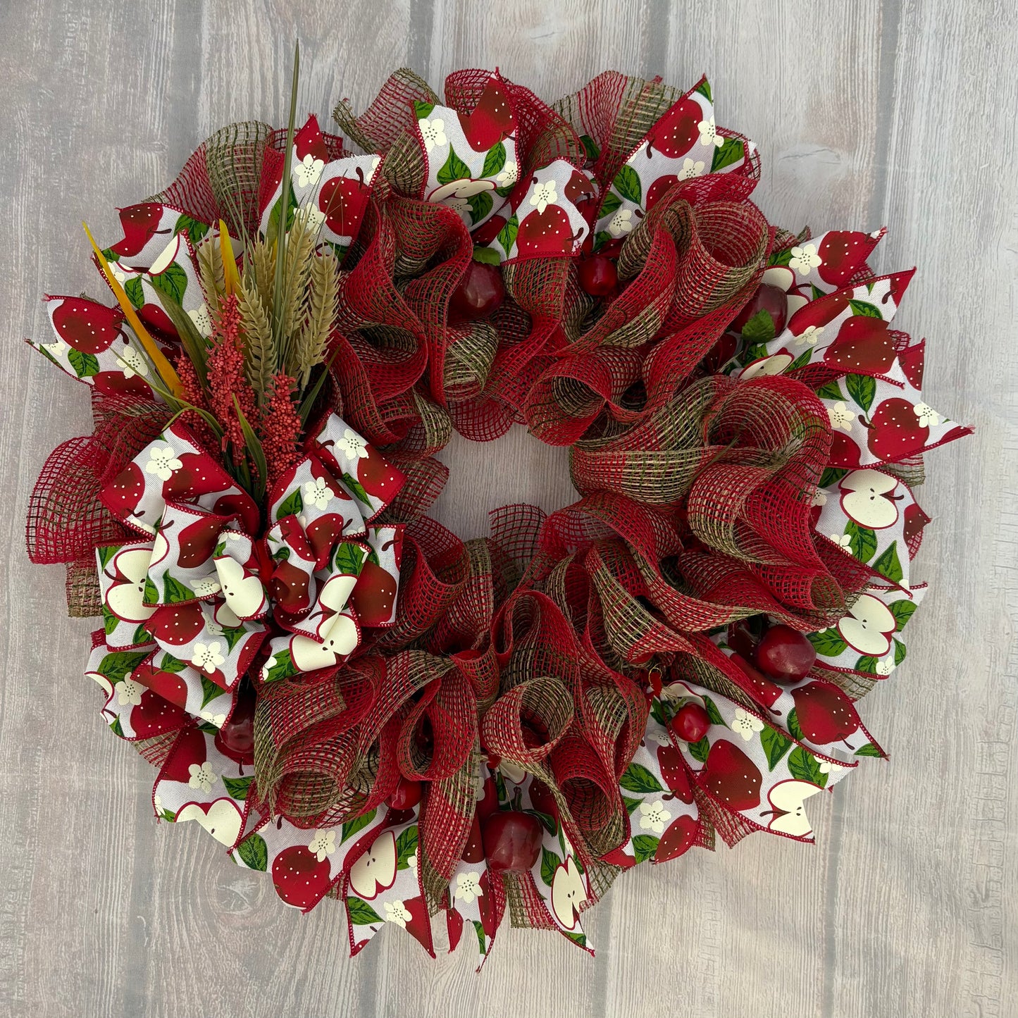 Apple Harvest Wreath – 24” Autumn Welcome