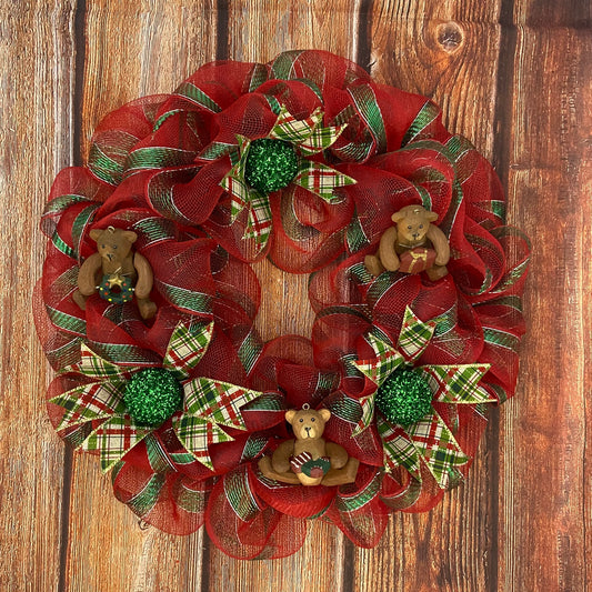 Teddy Tidings Christmas Wreath – 21” Holiday Cheer