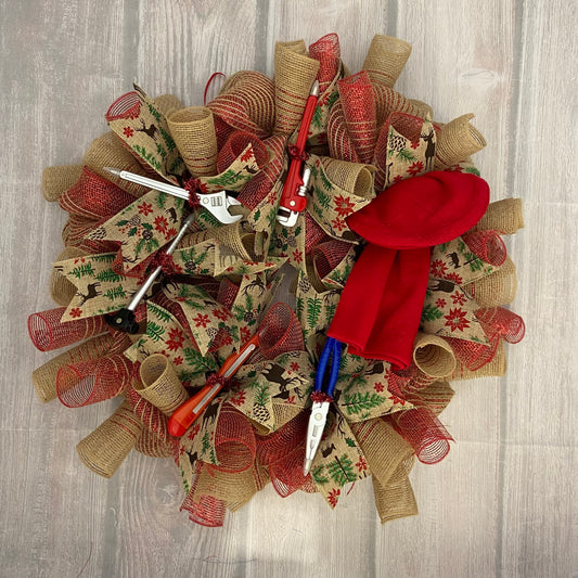 The Handy Holiday Wreath – Christmas Tool Pen Edition