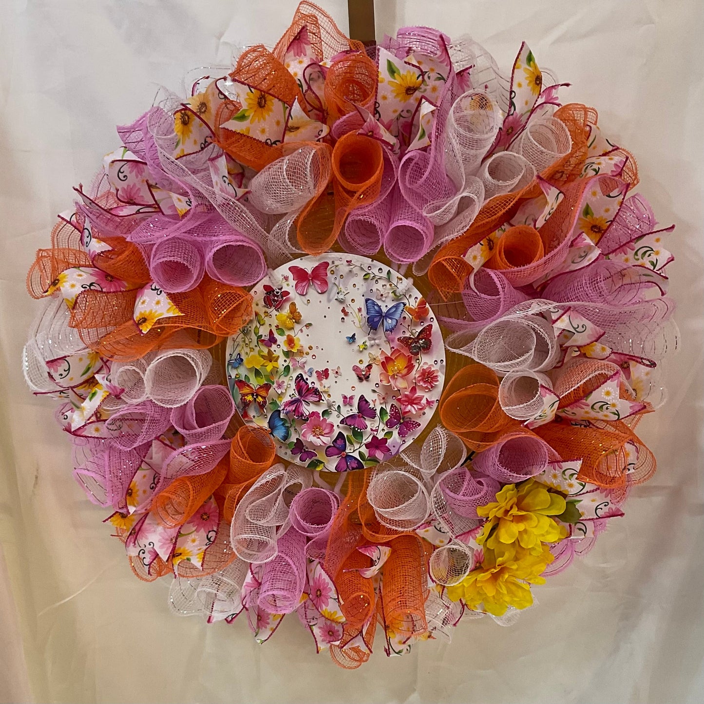 Butterfly Bliss Wreath – Pink, Orange & White Mesh with Floral & Butterfly Accents
