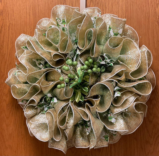 Winter Woodland Wreath – 25” Green & Gold Holiday Elegance